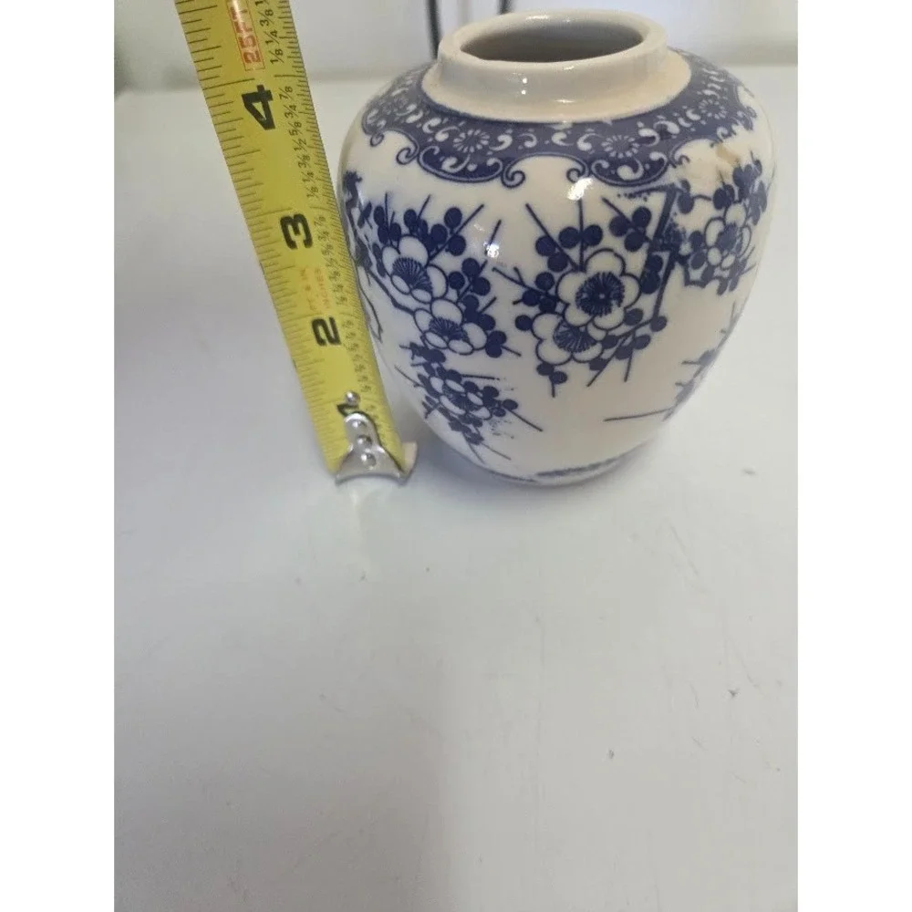 Vintage Blue and White Porcelain Ginger Jar Floral Bud Vase Chinoiserie 4 Inch